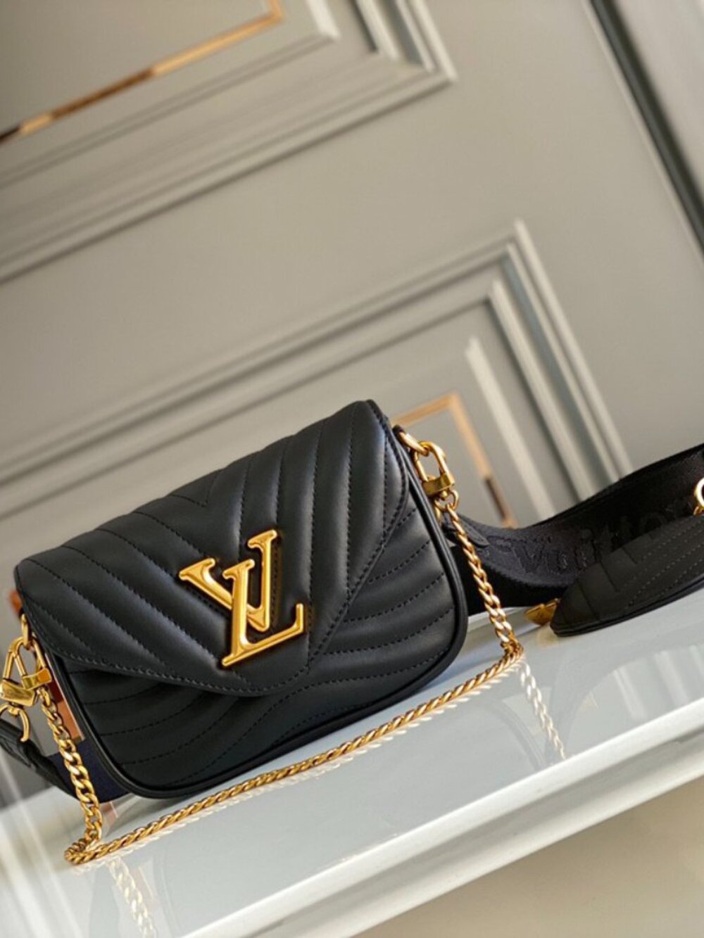 ⌚Louis Vuitton New Wave Multi Pochette Bag